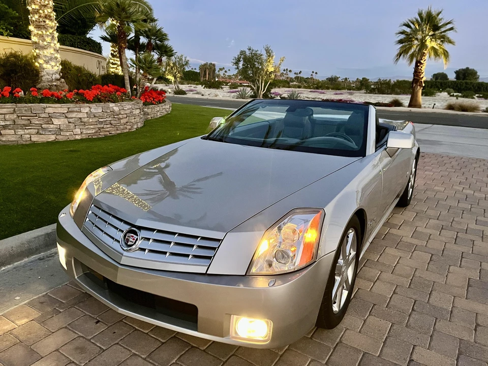 2008 Cadillac XLR - Image 18 of 31