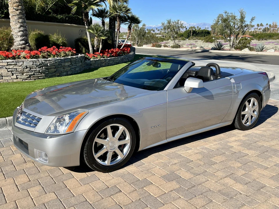 2008 Cadillac XLR - Image 15 of 31