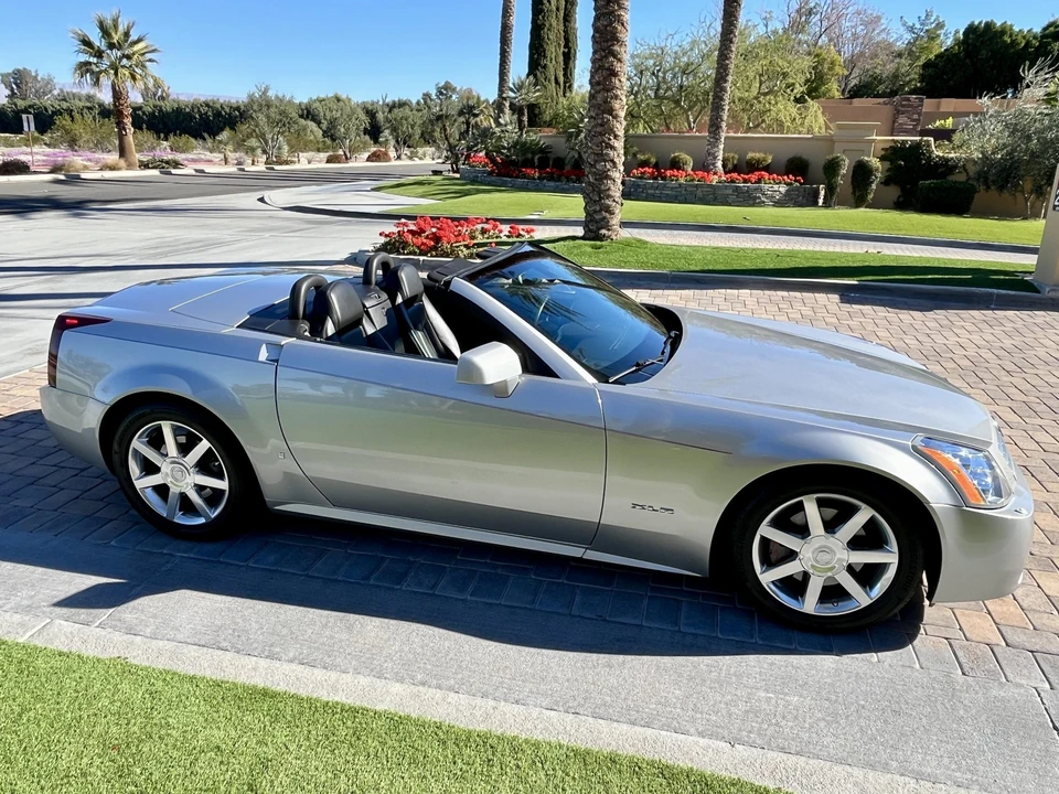 2008 Cadillac XLR - Image 24 of 31
