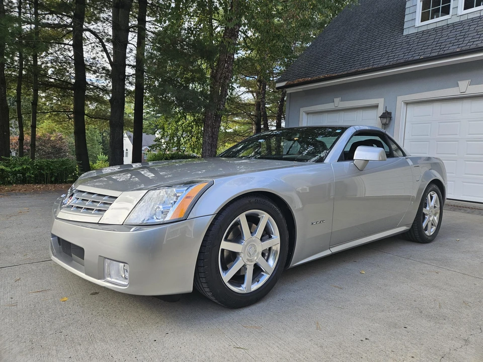 2008 Cadillac XLR - Image 3 of 31