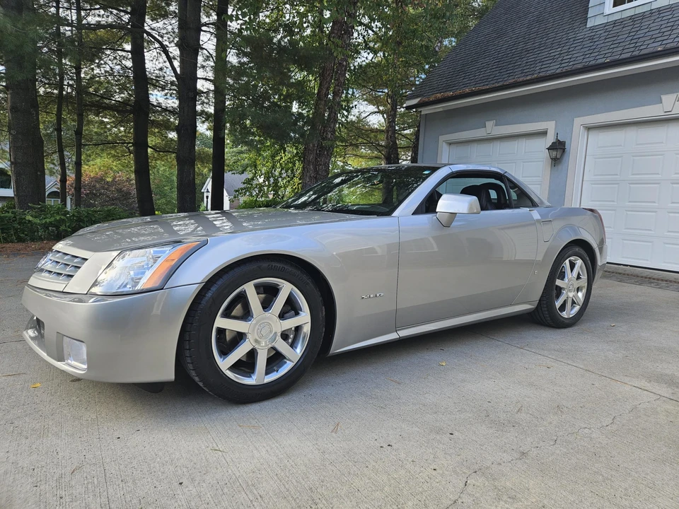 2008 Cadillac XLR - Image 2 of 31