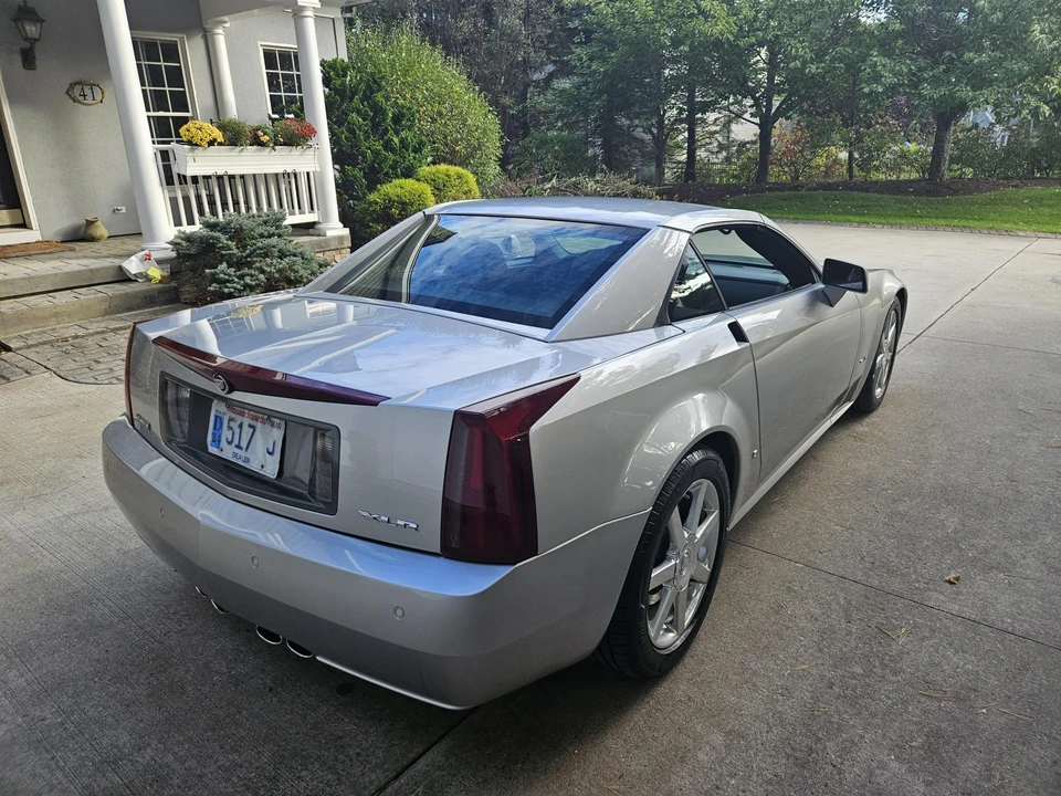 2008 Cadillac XLR - Image 12 of 31