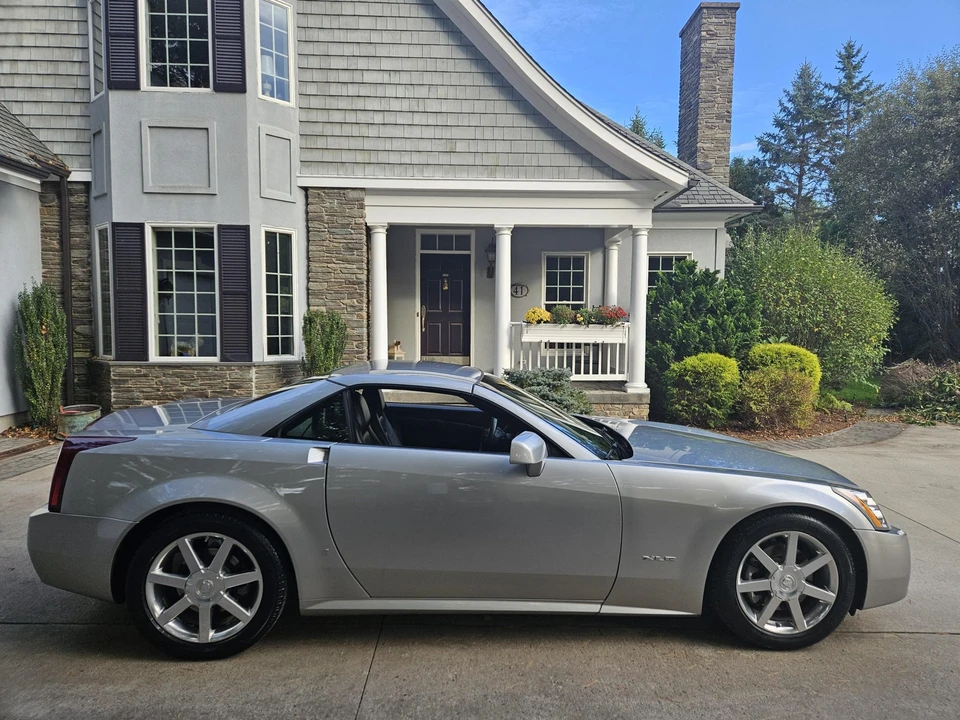 2008 Cadillac XLR - Image 10 of 31