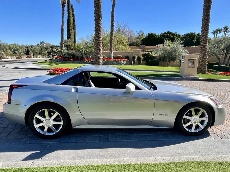 2008 Cadillac XLR - Image 9 of 31