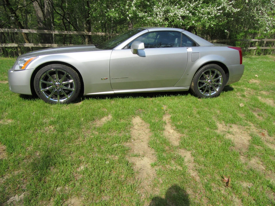 2008 Cadillac XLR-V - Image 3 of 31