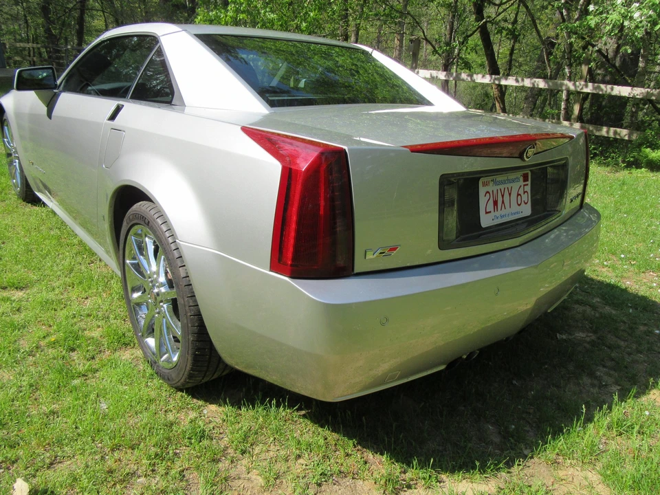 2008 Cadillac XLR-V - Image 20 of 31