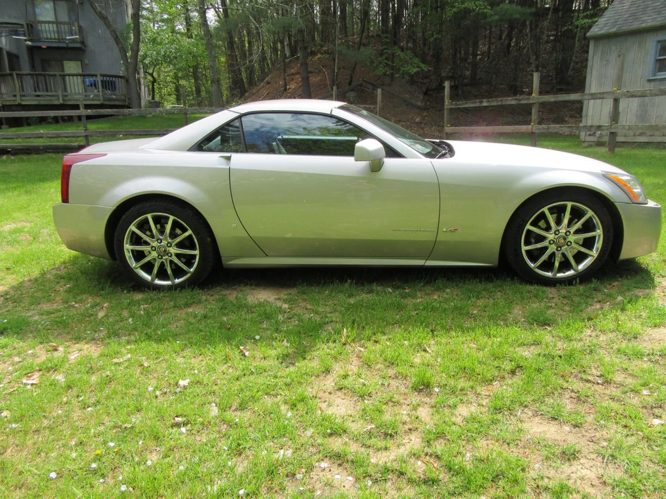 2008 Cadillac XLR-V - Image 13 of 31