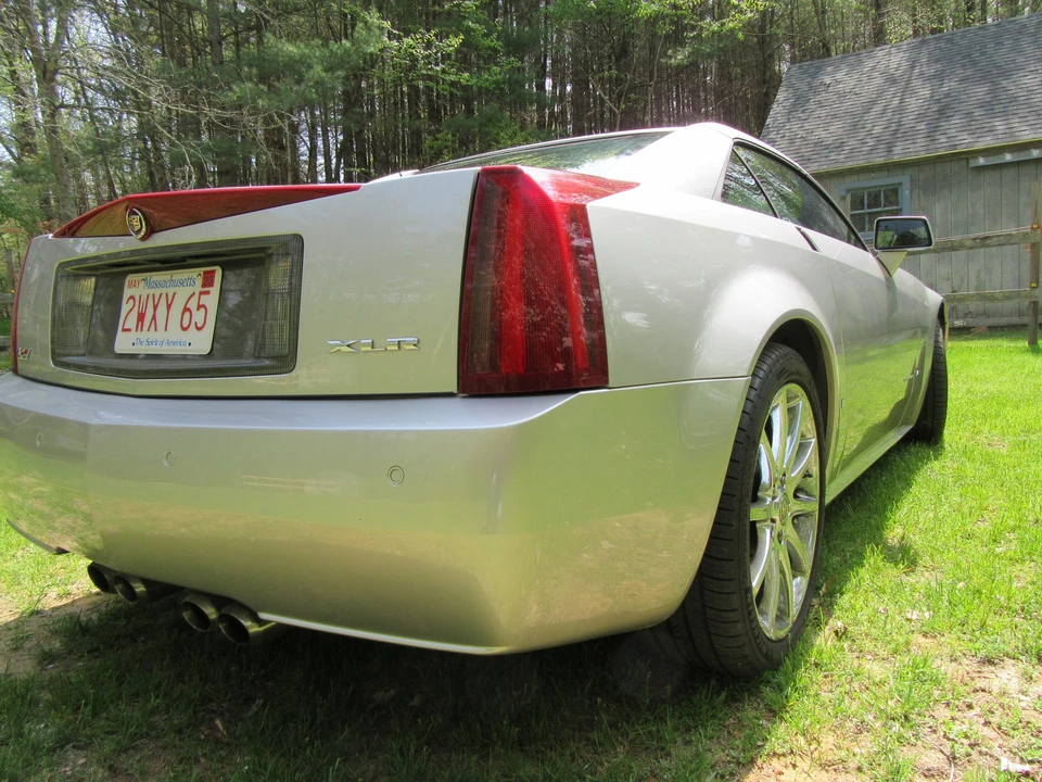 2008 Cadillac XLR-V - Image 16 of 31