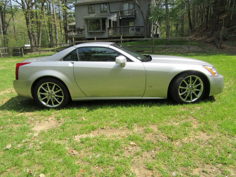 2008 Cadillac XLR-V - Image 14 of 31