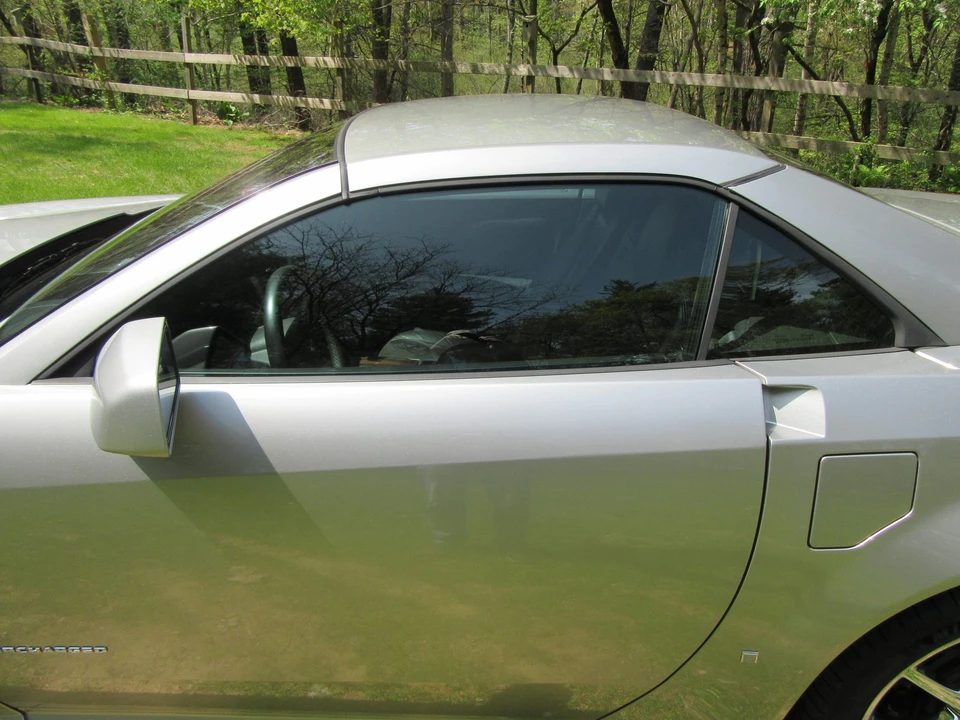 2008 Cadillac XLR-V - Image 23 of 31
