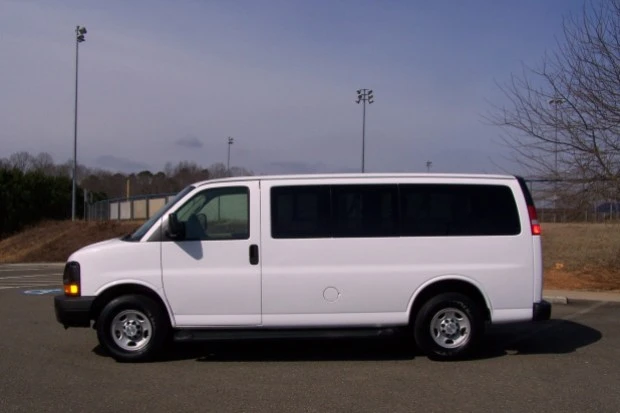 2008 Chevrolet Express - Image 3 of 7