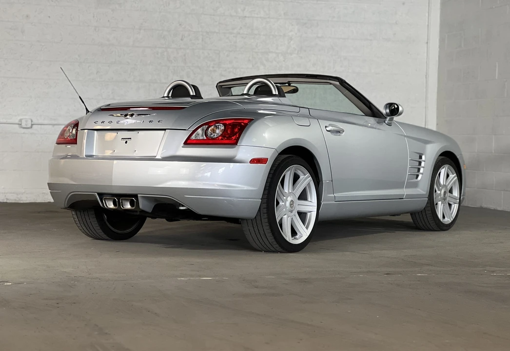 2008 Chrysler Crossfire - Image 17 of 31