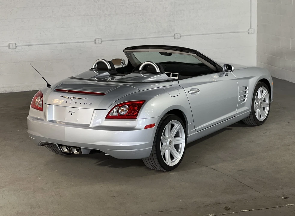 2008 Chrysler Crossfire - Image 18 of 31