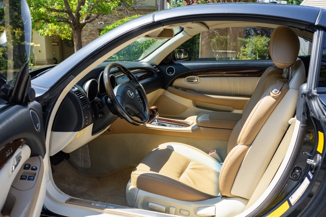2008 Lexus SC430 - Image 25 of 31