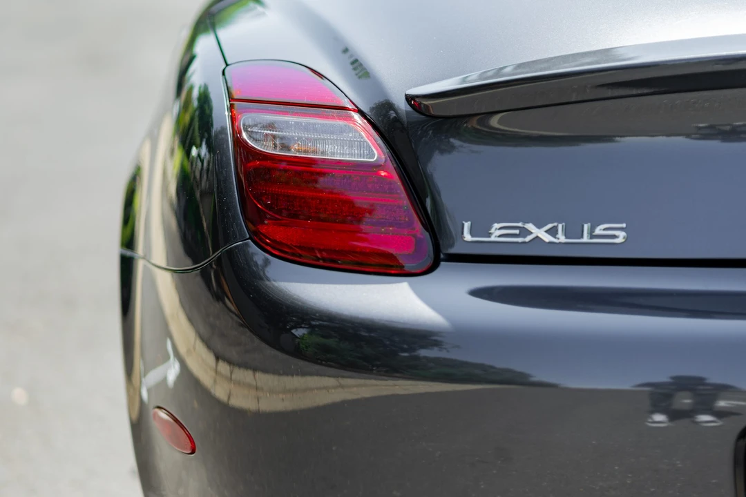 2008 Lexus SC430 - Image 13 of 31