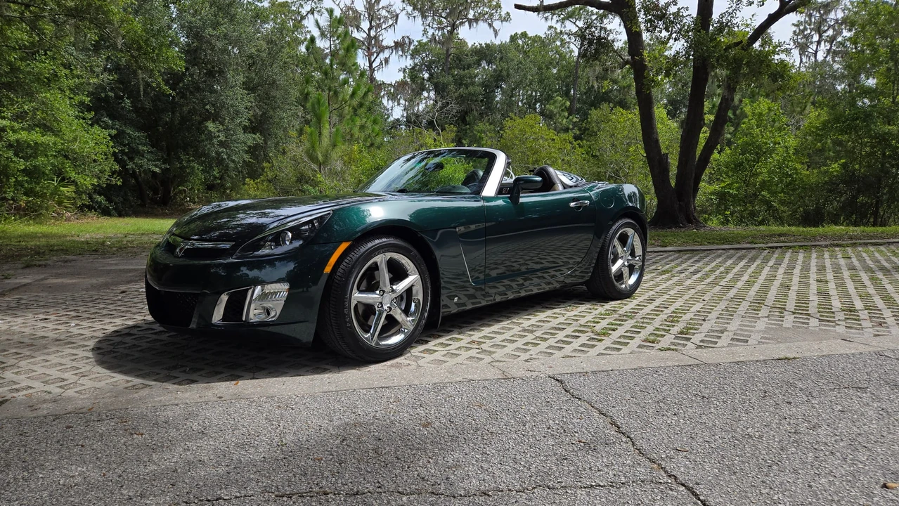 2008 Saturn Sky Red Line - Image 2 of 31