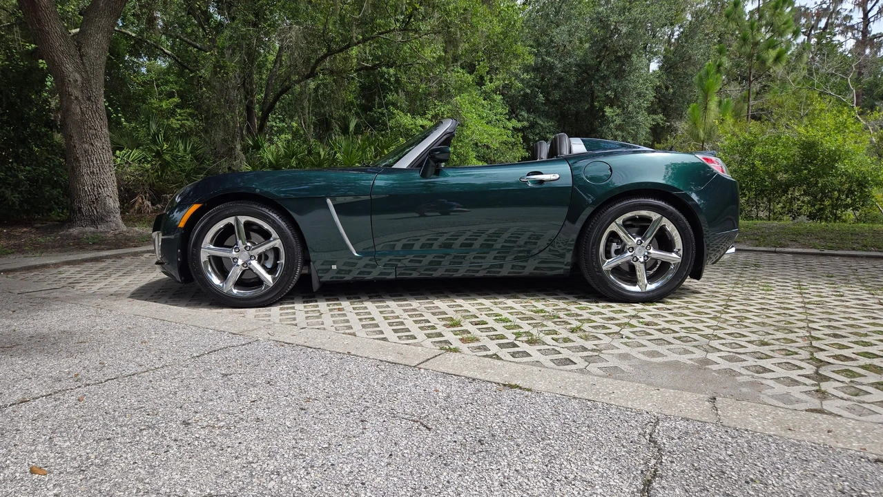 2008 Saturn Sky Red Line - Image 18 of 31