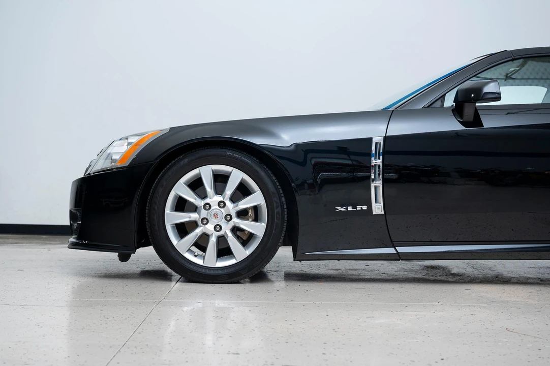 2009 Cadillac XLR - Image 16 of 31