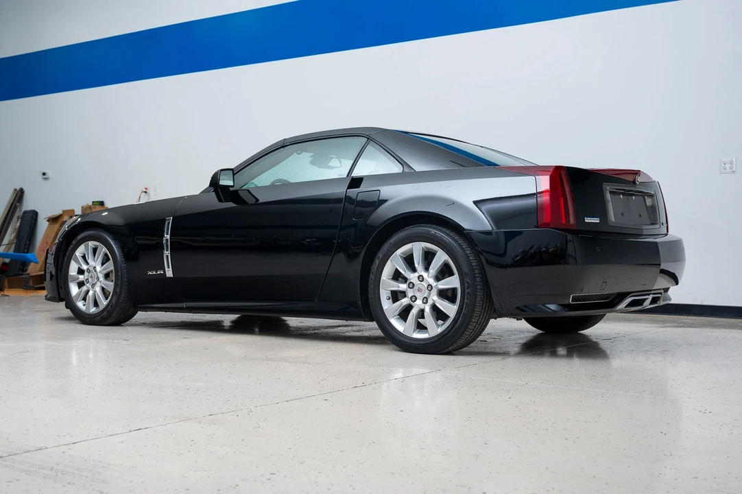 2009 Cadillac XLR - Image 15 of 31