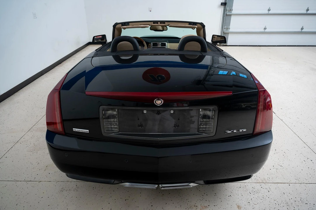 2009 Cadillac XLR - Image 5 of 31