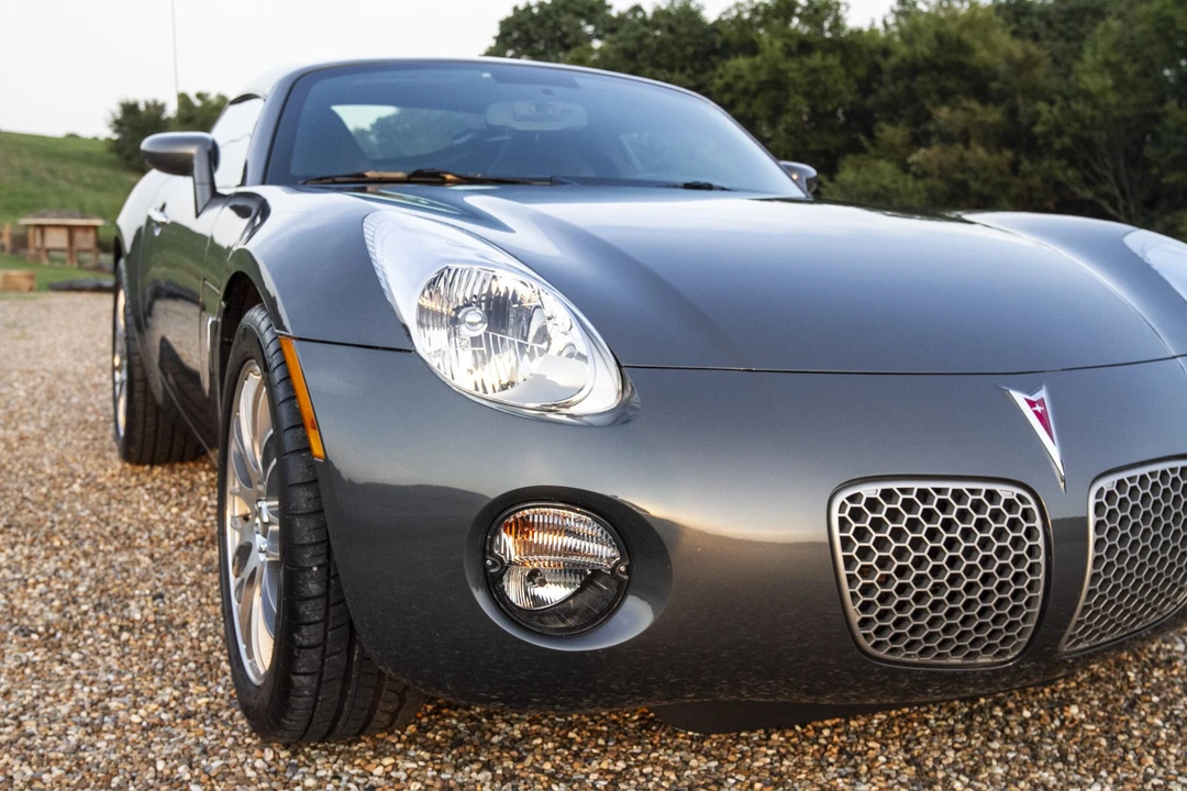 2009 Pontiac Solstice - Image 15 of 31