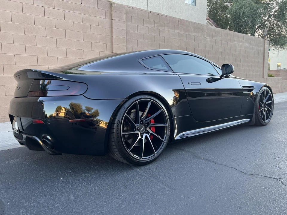 2010 Aston Martin V8 Vantage (2006-2017) - Image 15 of 31