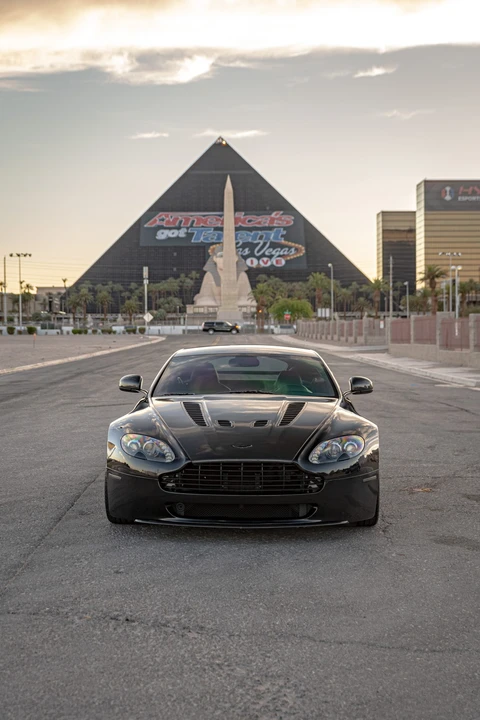 2010 Aston Martin V8 Vantage (2006-2017) - Image 9 of 31