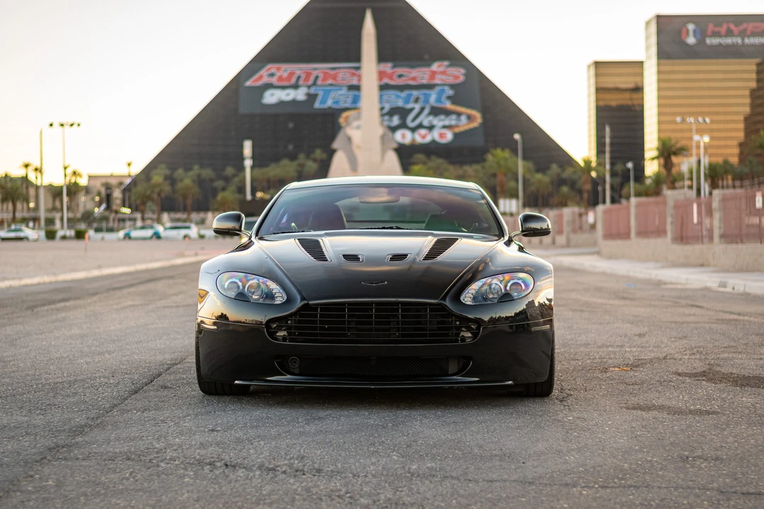 2010 Aston Martin V8 Vantage (2006-2017) - Image 8 of 31