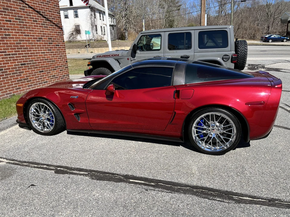 2010 Chevrolet Corvette C6 ZR1 - Image 18 of 31