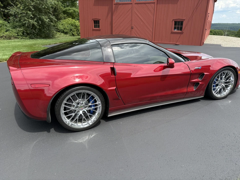 2010 Chevrolet Corvette C6 ZR1 - Image 10 of 31