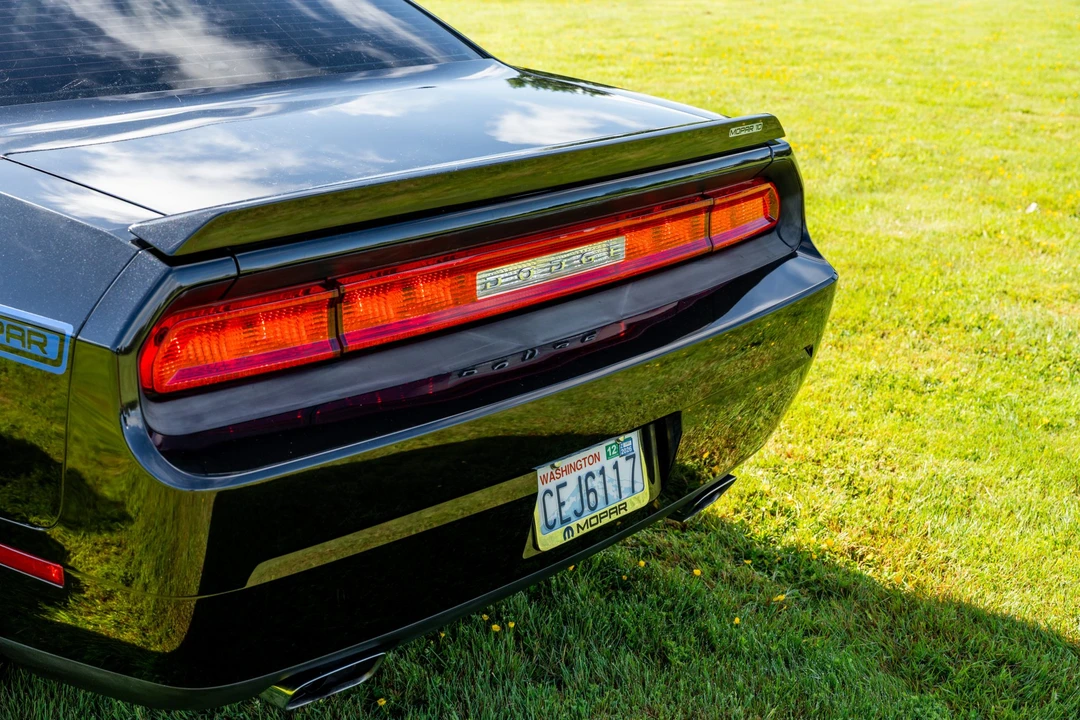 2010 Dodge Challenger 3rd Gen - Image 16 of 31