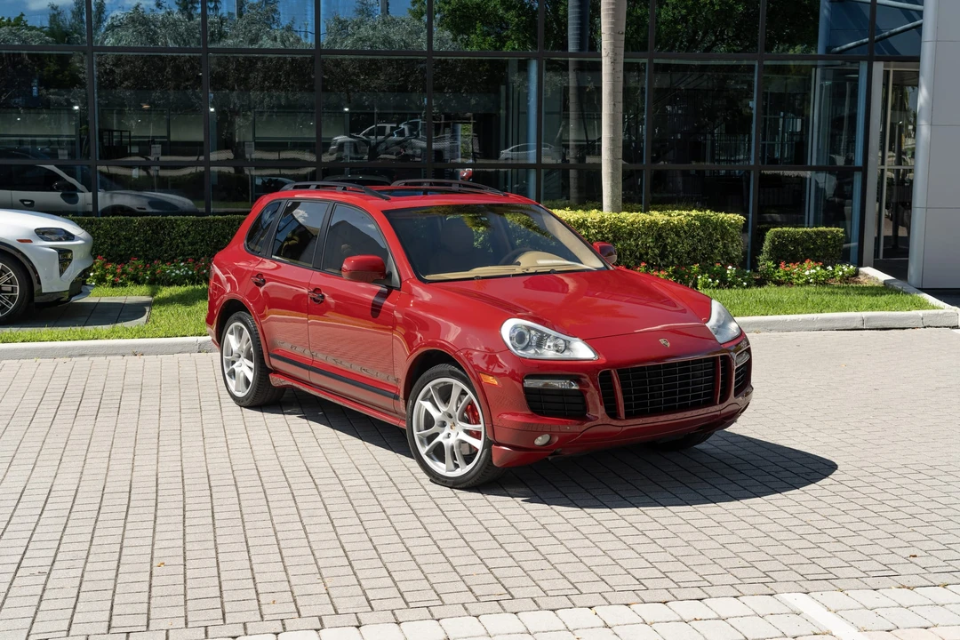 2010 Porsche 955/957 Cayenne GTS - Image 13 of 31
