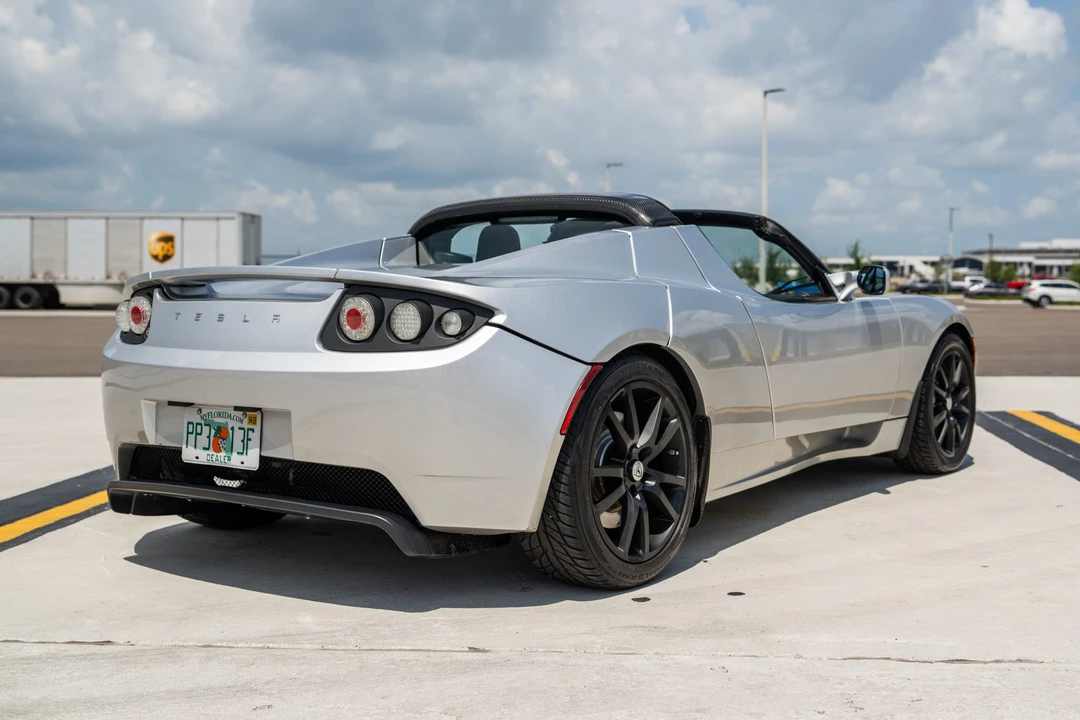 2010 Tesla Roadster - Image 5 of 31