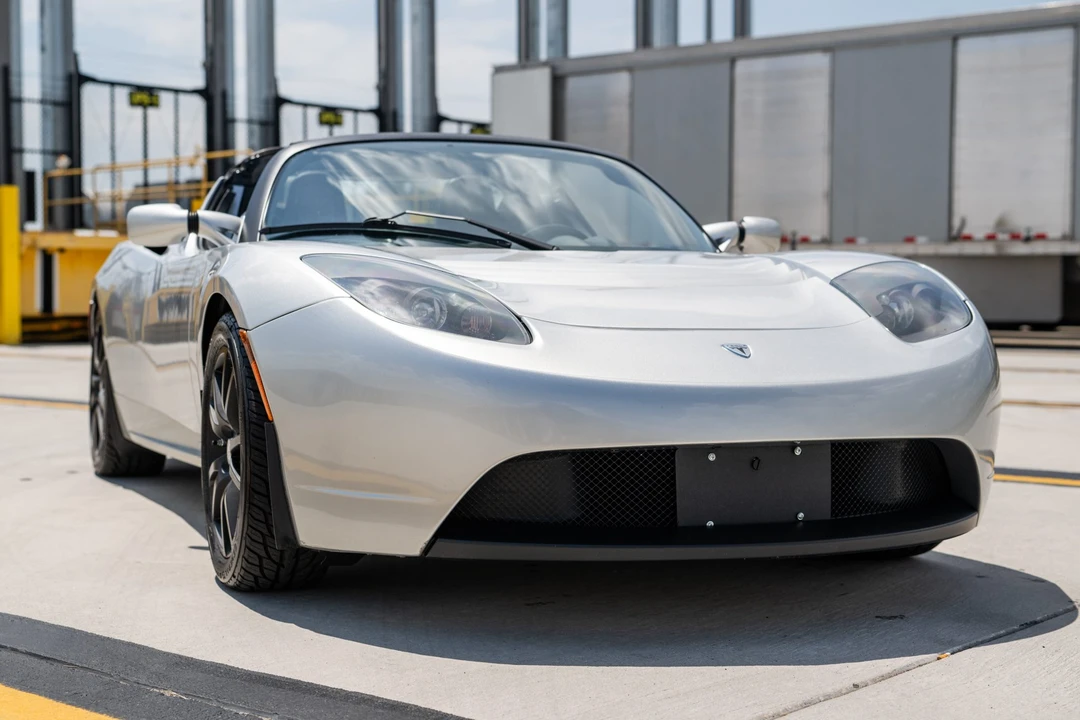 2010 Tesla Roadster - Image 7 of 31