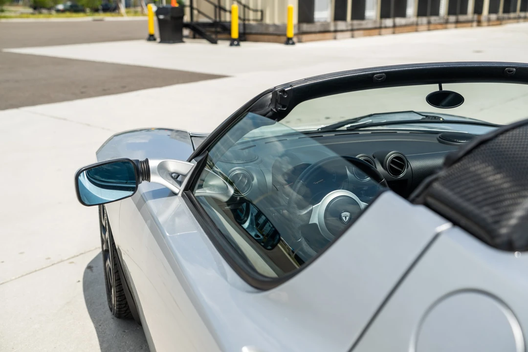 2010 Tesla Roadster - Image 28 of 31