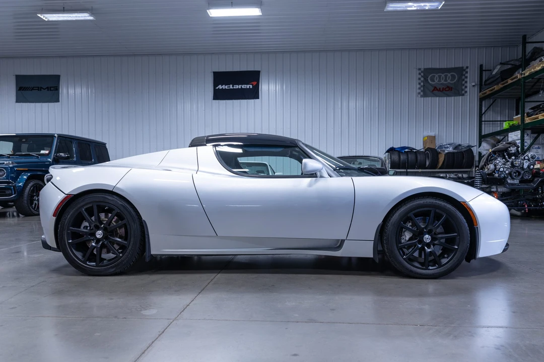 2010 Tesla Roadster - Image 7 of 31