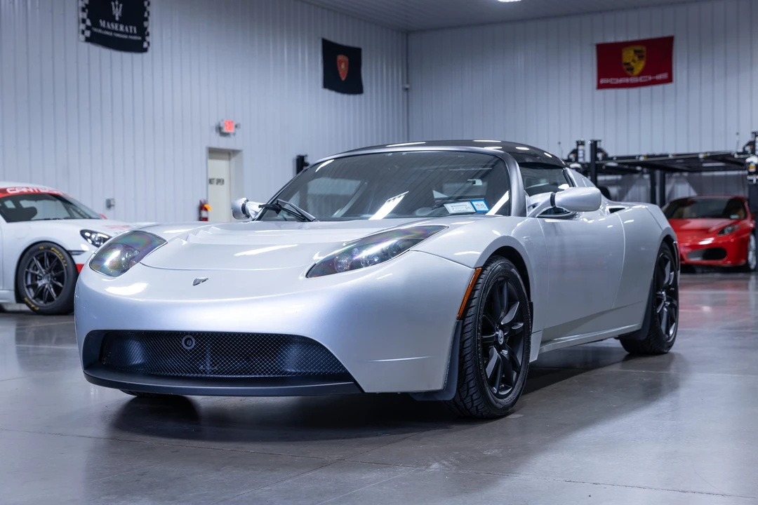 2010 Tesla Roadster - Image 2 of 31