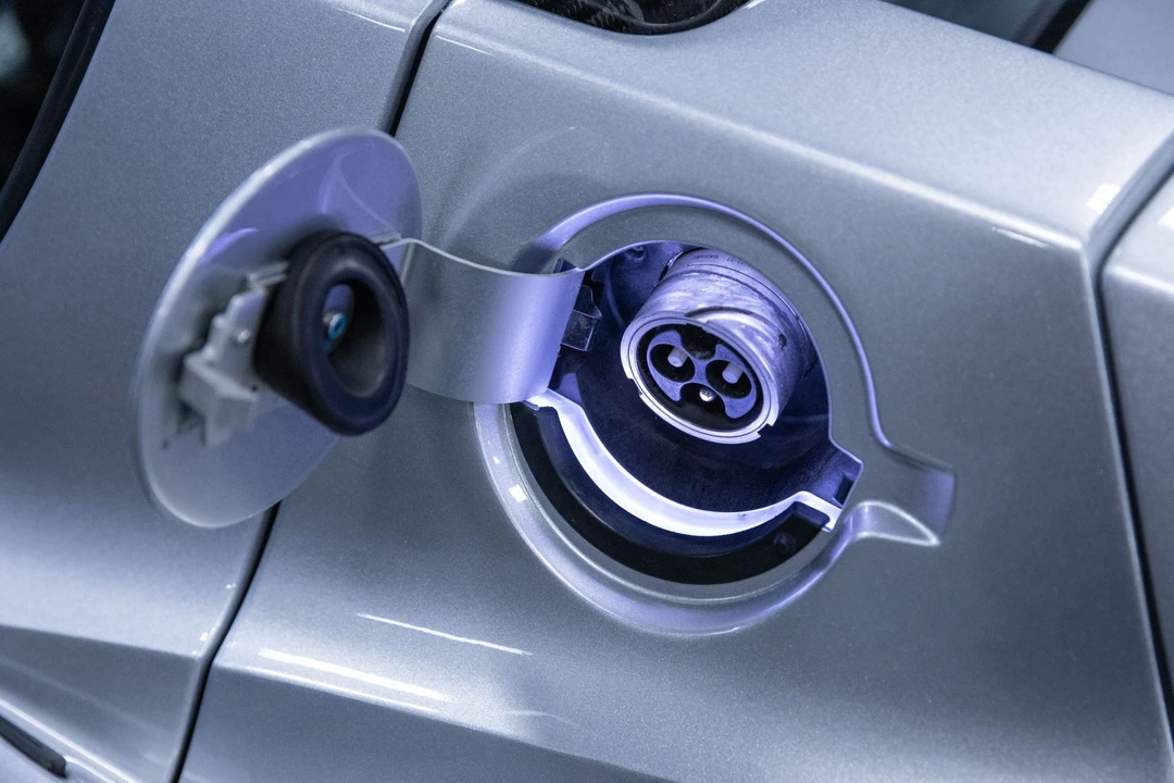 2010 Tesla Roadster - Image 30 of 31