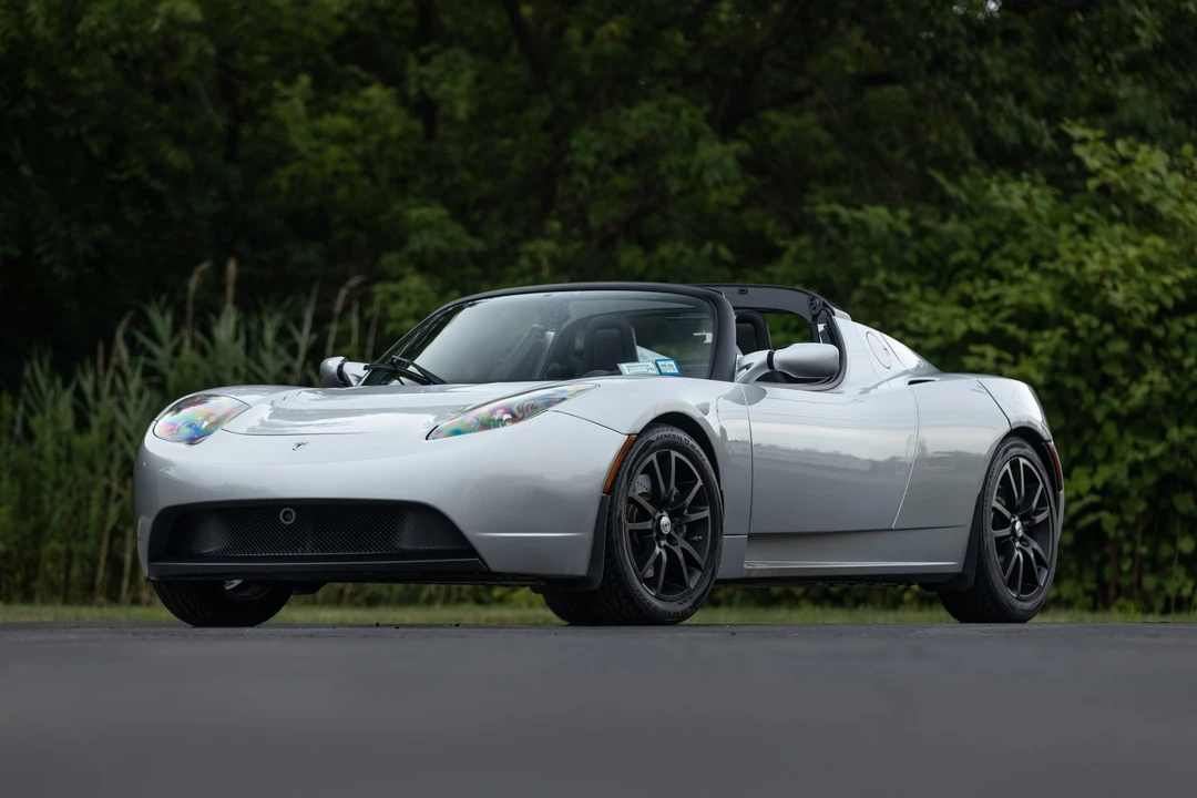 2010 Tesla Roadster - Image 13 of 31