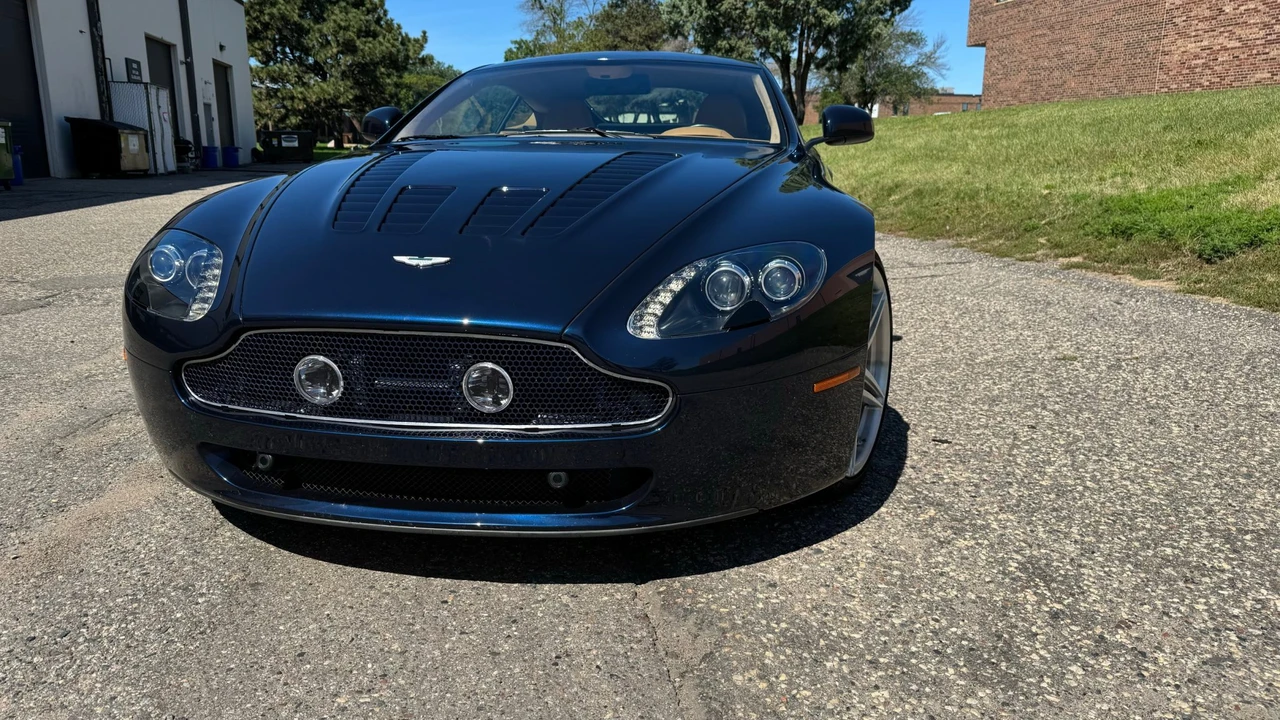 2011 Aston Martin V8 Vantage (2006-2017) - Image 5 of 31