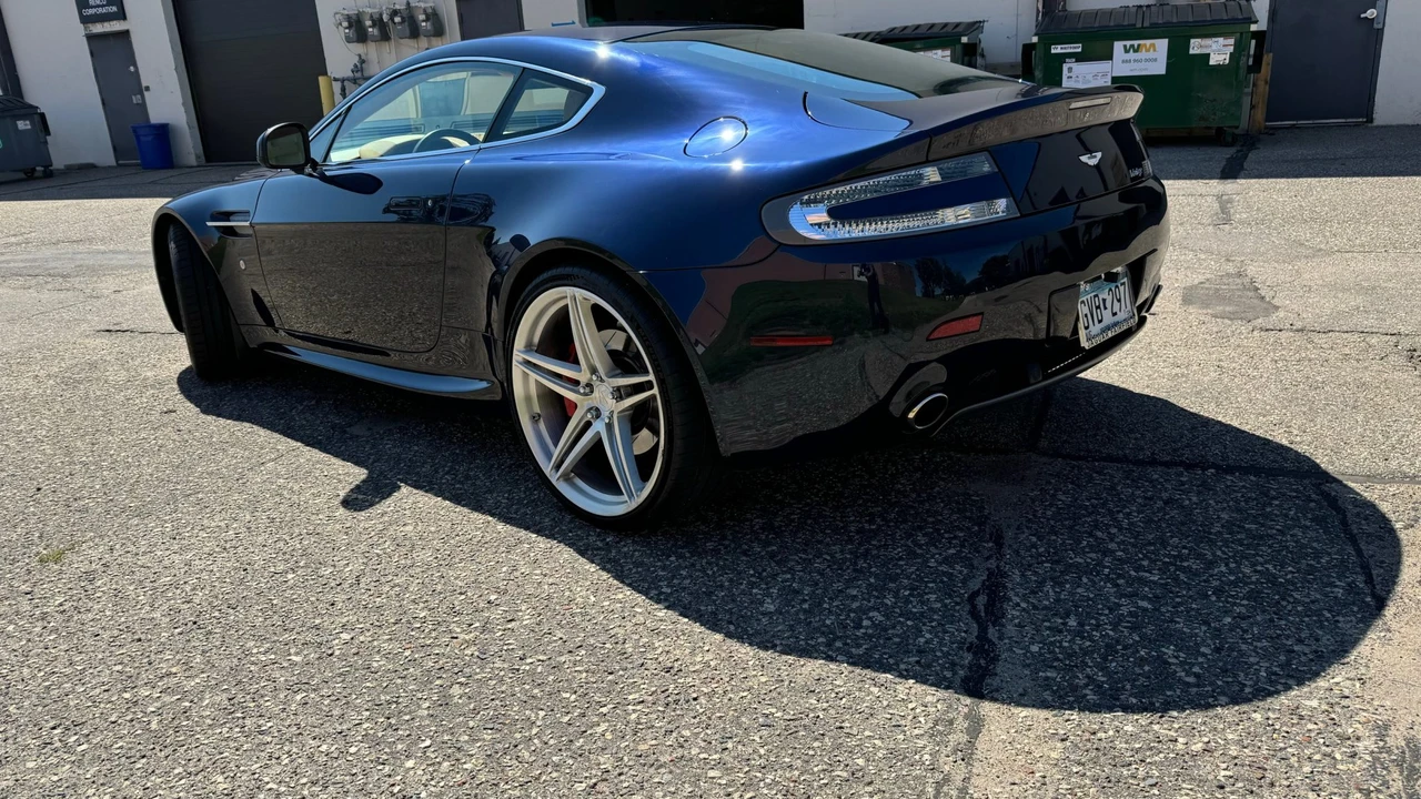 2011 Aston Martin V8 Vantage (2006-2017) - Image 17 of 31