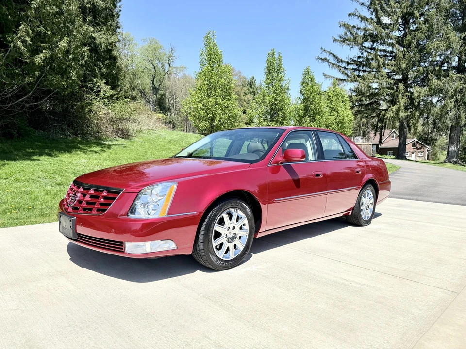 2011 Cadillac DTS - Image 23 of 31