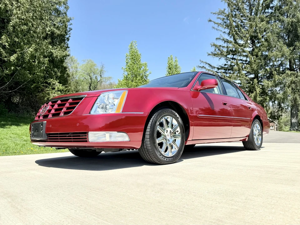2011 Cadillac DTS - Image 22 of 31