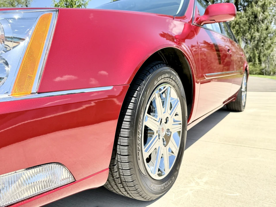 2011 Cadillac DTS - Image 31 of 31