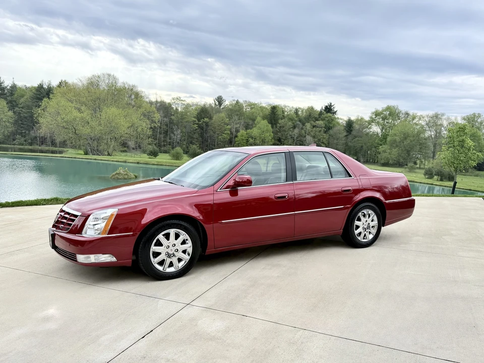 2011 Cadillac DTS - Image 3 of 31