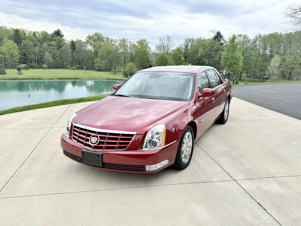 2011 Cadillac DTS - Image 6 of 31