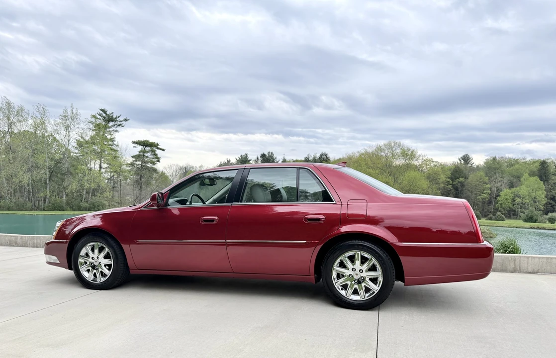 2011 Cadillac DTS - Image 18 of 31