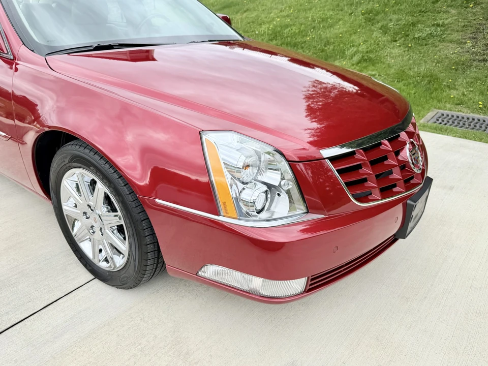 2011 Cadillac DTS - Image 27 of 31