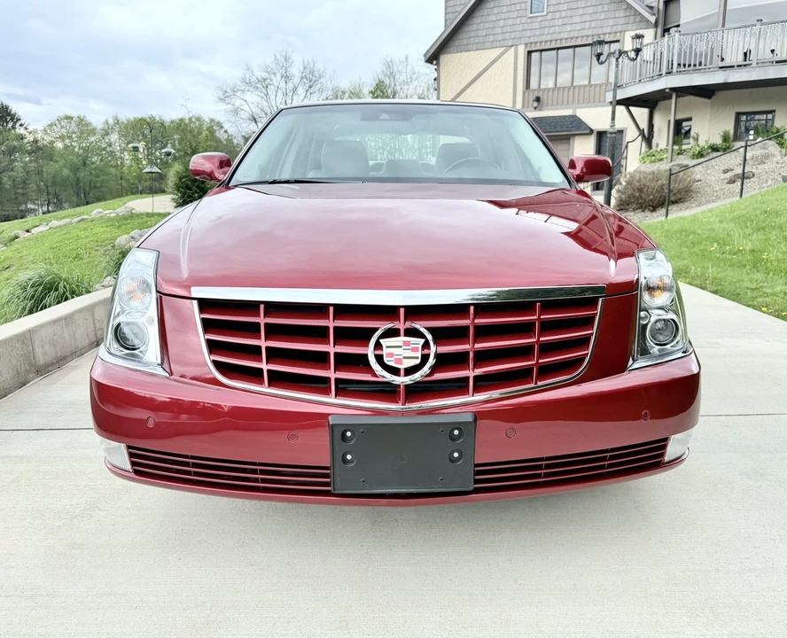 2011 Cadillac DTS - Image 7 of 31