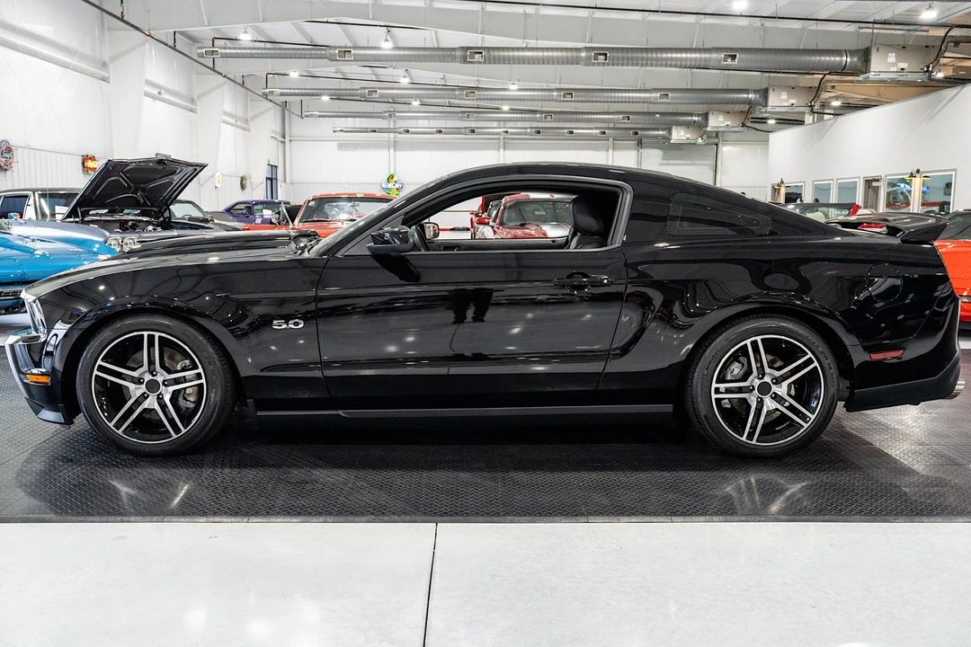 2011 Ford S197 Mustang GT - Image 3 of 31